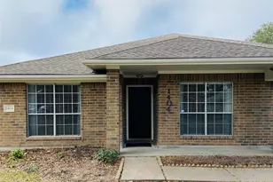 1404 Helmsley Dr, Rosenberg, TX 77471 - Photo 1