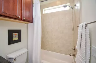 909 W 22nd St, Houston, TX 77008 - Photo 31