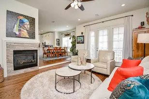 909 W 22nd St, Houston, TX 77008 - Photo 13