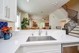 909 W 22nd St, Houston, TX 77008 - Photo 21