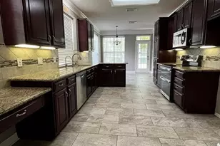 54 Parsley Ct, Lake Jackson, TX 77566 - Photo 7