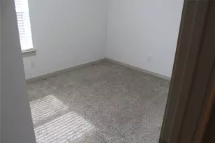 410 Turtle Oak Ln, Baytown, TX 77523 - Photo 7