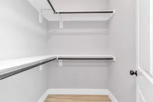 819 E 40th St, Houston, TX 77022 - Photo 21