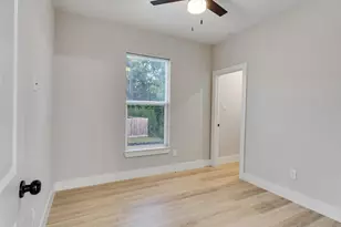 819 E 40th St, Houston, TX 77022 - Photo 15