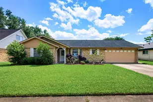 1912 Winding Creek Dr, Pearland, TX 77581 - Photo 1