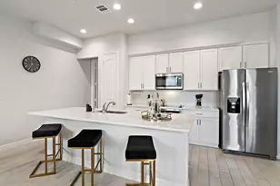11002 Cres Light Way, Houston, TX 77043 - Photo 9