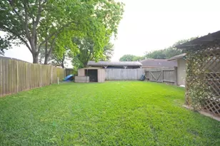 3727 Meadow Pl Dr, Houston, TX 77082 - Photo 17