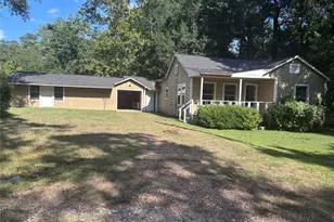 136 N E Ave, Livingston, TX 77351 - Photo 1