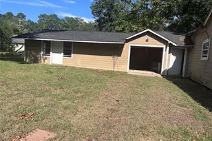 136 N E Ave, Livingston, TX 77351 - Photo 3