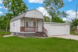 109 Queens Ct, Baytown, TX 77520 - Photo 3