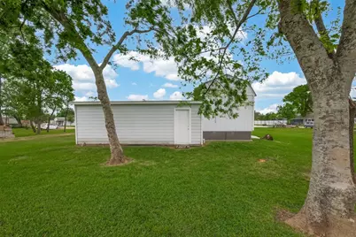 109 Queens Court, Baytown, TX 77520 - Photo 19