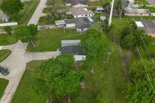 109 Queens Ct, Baytown, TX 77520 - Photo 27