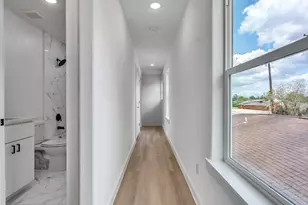 1052 North Ln, Houston, TX 77088 - Photo 21