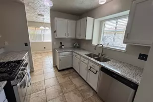 1138 Maple Creek Dr, La Porte, TX 77571 - Photo 7