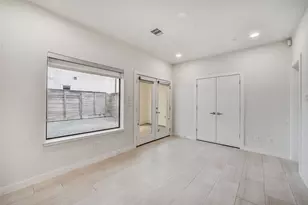 716 W Drew St, Houston, TX 77006 - Photo 9