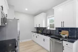 4723 Mallow St, Houston, TX 77033 - Photo 11