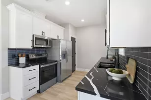 4723 Mallow St, Houston, TX 77033 - Photo 13