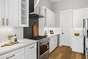 1187 W 19th St, Houston, TX 77008 - Photo 9