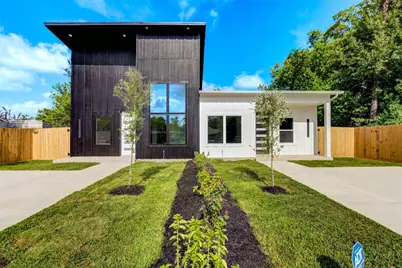 6710 Kassarine Pass #A/B, Houston, TX 77033 - Photo 1