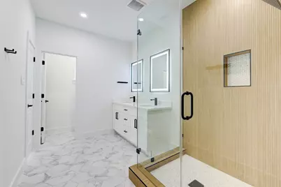 6710 Kassarine Pass #A/B, Houston, TX 77033 - Photo 17