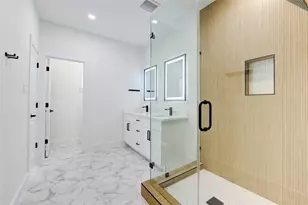 6710 Kassarine Pass, Houston, TX 77033 - Photo 17