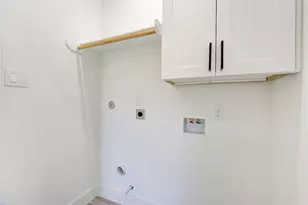 6710 Kassarine Pass, Houston, TX 77033 - Photo 11