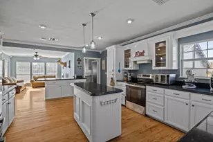 2006 Main St, Danbury, TX 77534 - Photo 15