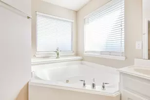 9902 Memorial Crossing Dr, Tomball, TX 77375 - Photo 27