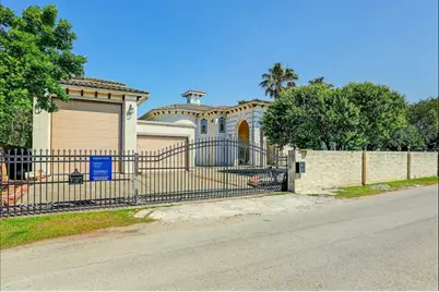 135 1st Street, Dickinson, TX 77539 - Photo 1