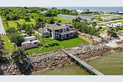 135 1st Street, Dickinson, TX 77539 - Photo 3