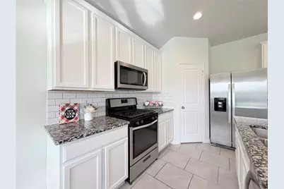 7410 Highland Chase Drive, Richmond, TX 77407 - Photo 9
