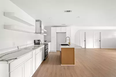 719 E 40th 1/2 Street, Houston, TX 77022 - Photo 15