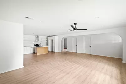 719 E 40th 1/2 Street, Houston, TX 77022 - Photo 11