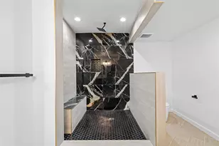 719 E 40th 1/2 St, Houston, TX 77022 - Photo 23