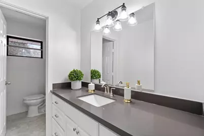 322 E Edgebrook Drive, Houston, TX 77034 - Photo 33