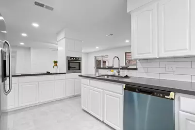 322 E Edgebrook Drive, Houston, TX 77034 - Photo 15