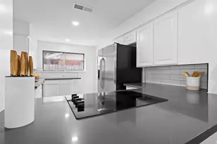 322 E Edgebrook Dr, Houston, TX 77034 - Photo 17