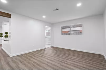 322 E Edgebrook Drive, Houston, TX 77034 - Photo 11