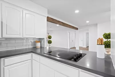 322 E Edgebrook Drive, Houston, TX 77034 - Photo 7