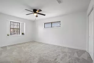 322 E Edgebrook Dr, Houston, TX 77034 - Photo 23