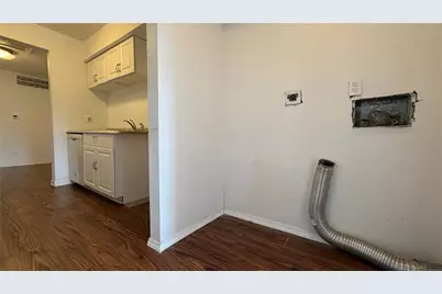 10601 South Drive #107, Houston, TX 77099 - Photo 5