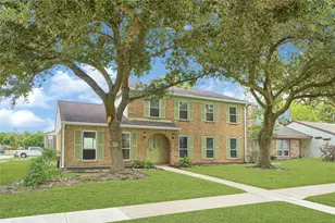 459 El Toro Ln, Houston, TX 77598 - Photo 3