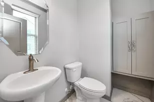 8605 Hollyoaks Creek Ln, Houston, TX 77063 - Photo 29