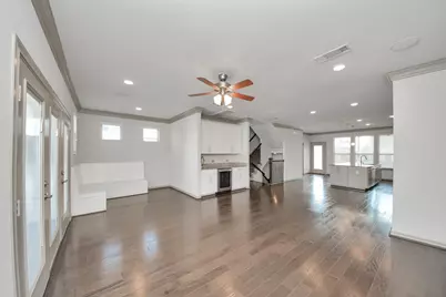 8605 Hollyoaks Creek Lane, Houston, TX 77063 - Photo 15