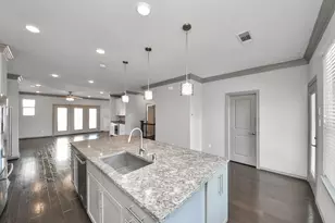 8605 Hollyoaks Creek Ln, Houston, TX 77063 - Photo 27