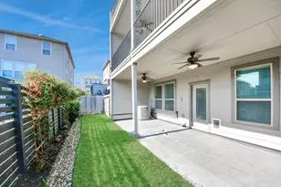 8605 Hollyoaks Creek Ln, Houston, TX 77063 - Photo 7