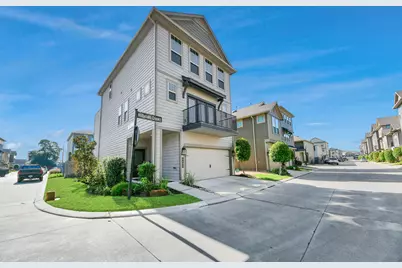 8605 Hollyoaks Creek Lane, Houston, TX 77063 - Photo 3