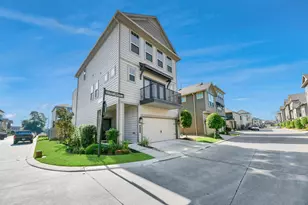 8605 Hollyoaks Creek Ln, Houston, TX 77063 - Photo 3