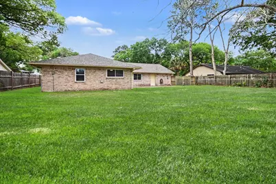 114 E Wildwinn Drive, Alvin, TX 77511 - Photo 17