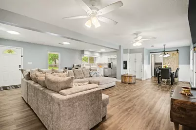 114 E Wildwinn Drive, Alvin, TX 77511 - Photo 5